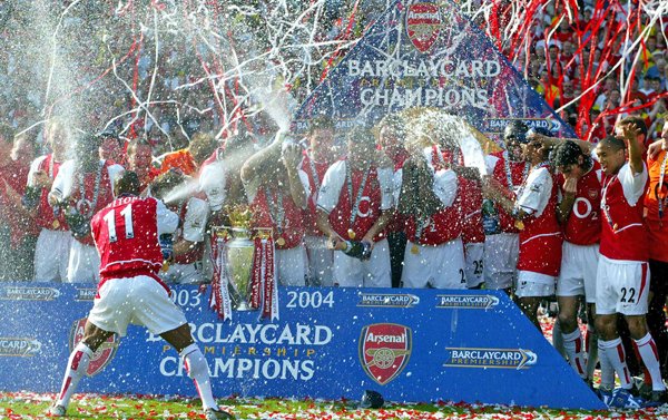 Arsenal celebrating the league victory after going an entire season unbeaten